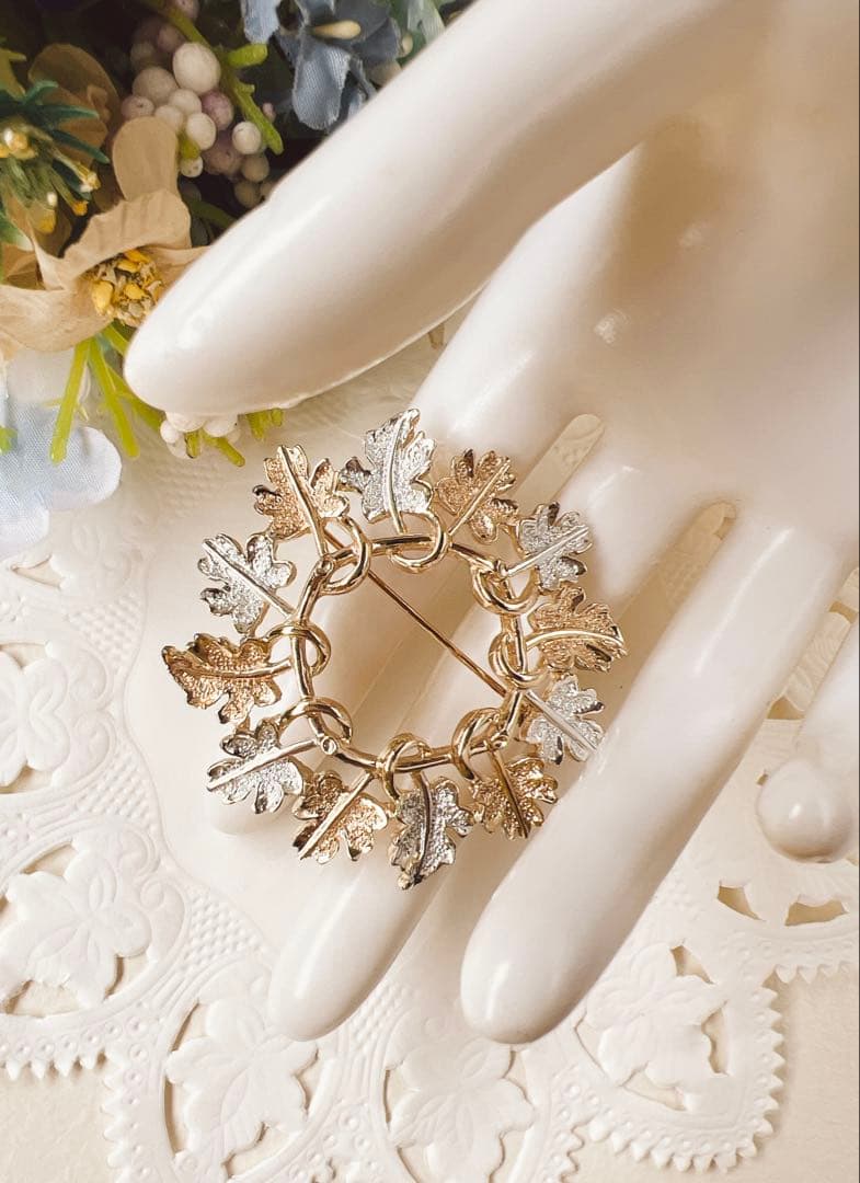 NOELSarah Coventry 葉のモチーフ ブローチ　10%オフ♪