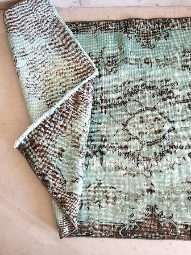 【最終価格】エメラルドグリーンオーバーダイ　ヴィンテージトルコラグ　No.581