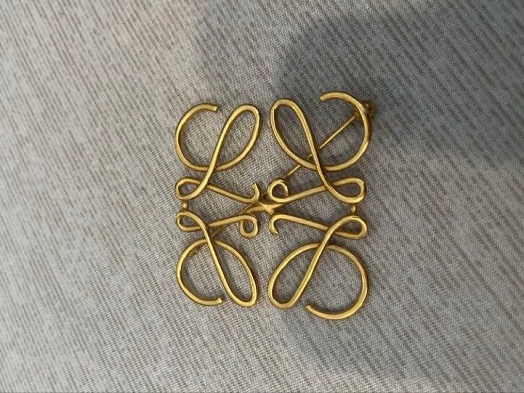 kxxx.　ロエベ　LOEWE アナグラム　ブローチ