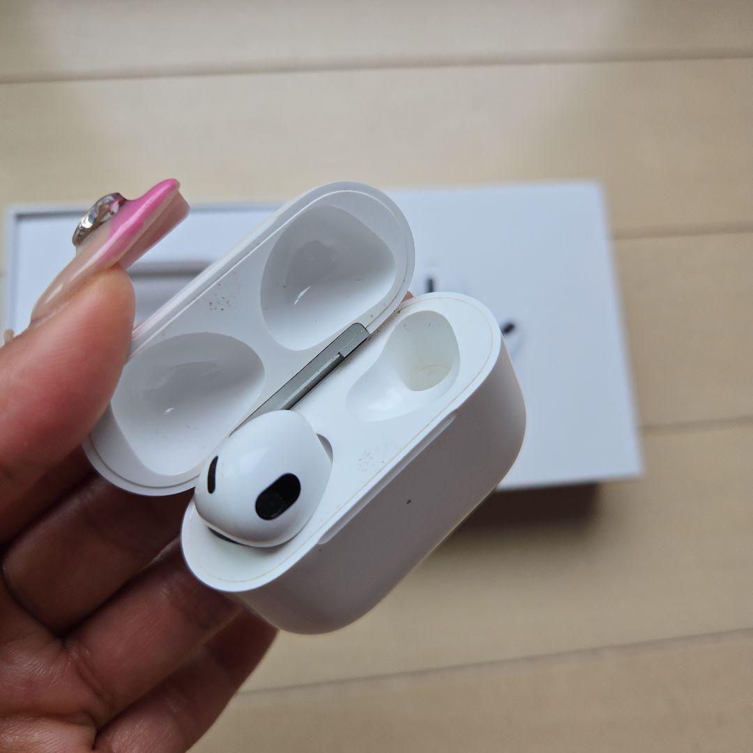 AirPods3世代 充電ケース付き左耳のみ