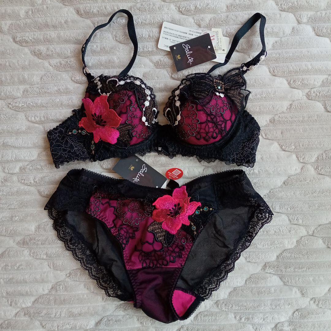 ワコール　サルート　B70 ショーツＭ　ブラック✕ピンク、クリスタル