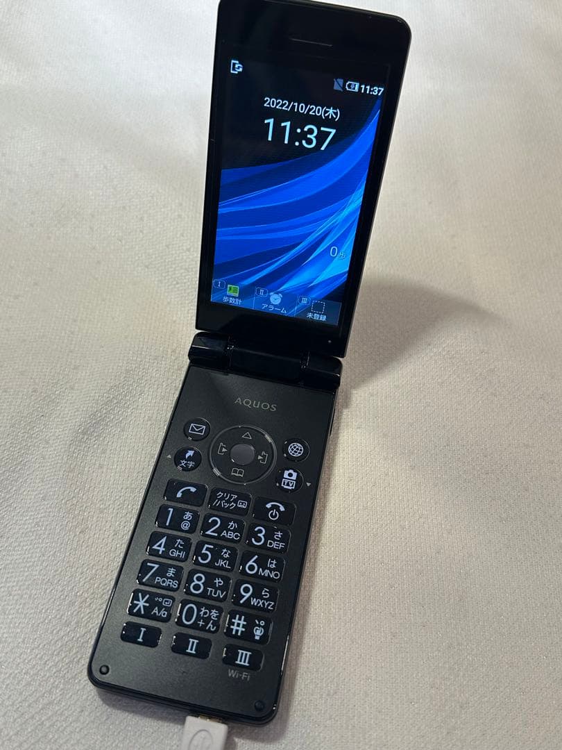 AQUOS ケータイ3(805SH)ソフトバンク折りたたみ式携帯電話ブラック