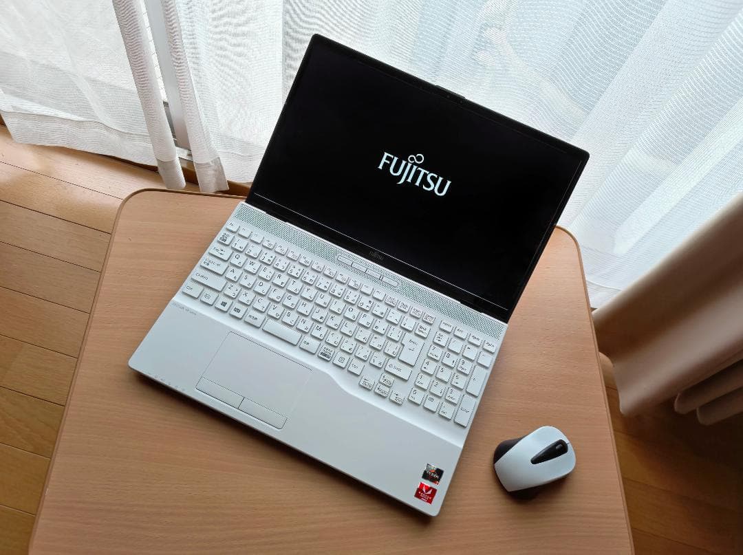 Fujitsu Lifebook高スペックノートパソコン