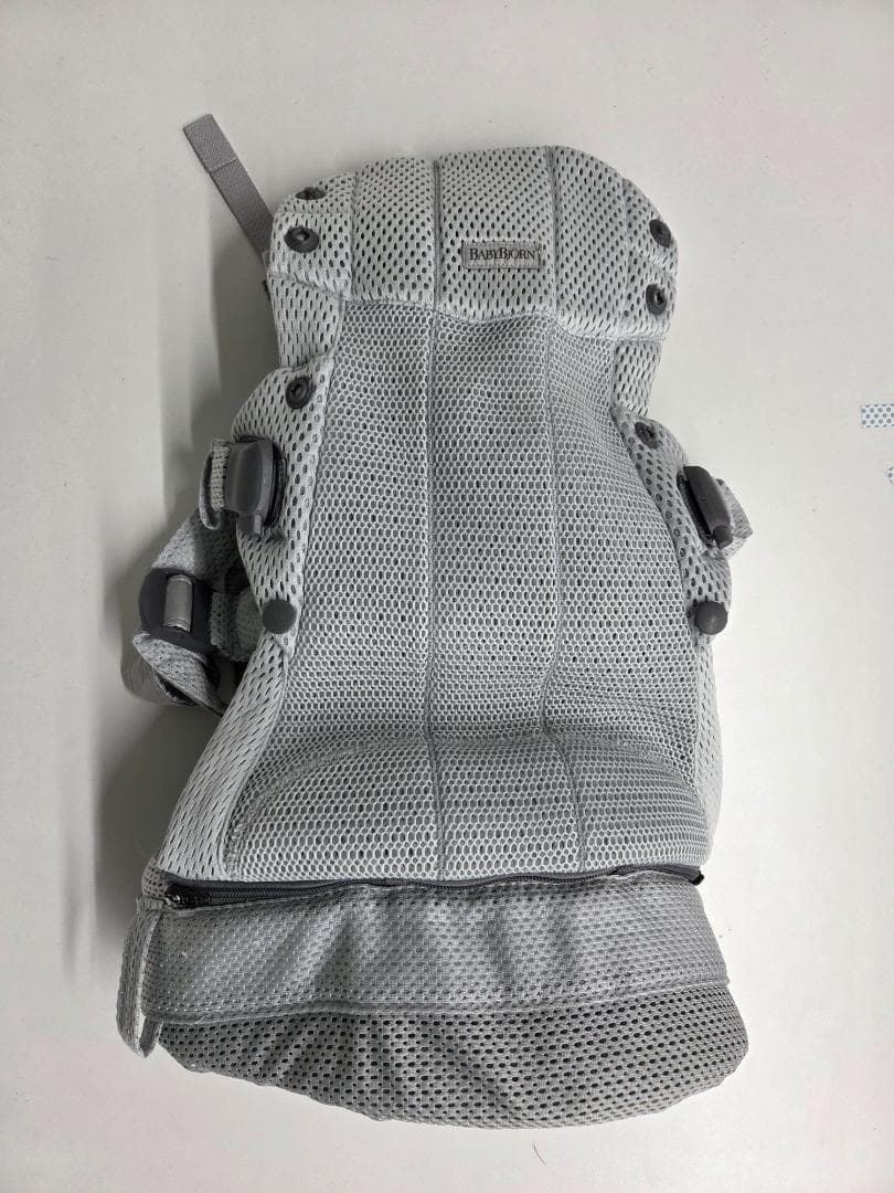 【美品】ベビービョルン　ハーモニー　メッシュ 抱っこひも シルバー