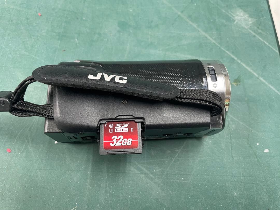 JVC フルHDビデオカメラ GZ-E880