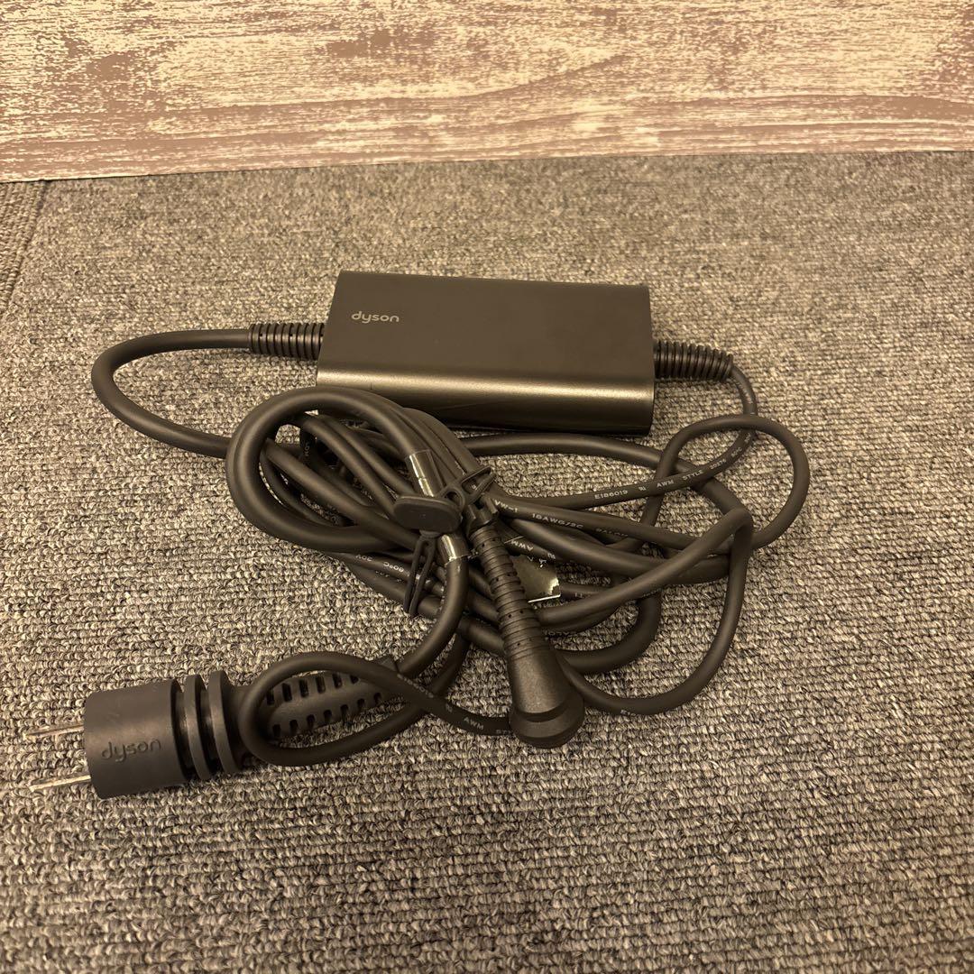 ダイソン　ヘアアイロン　HS03