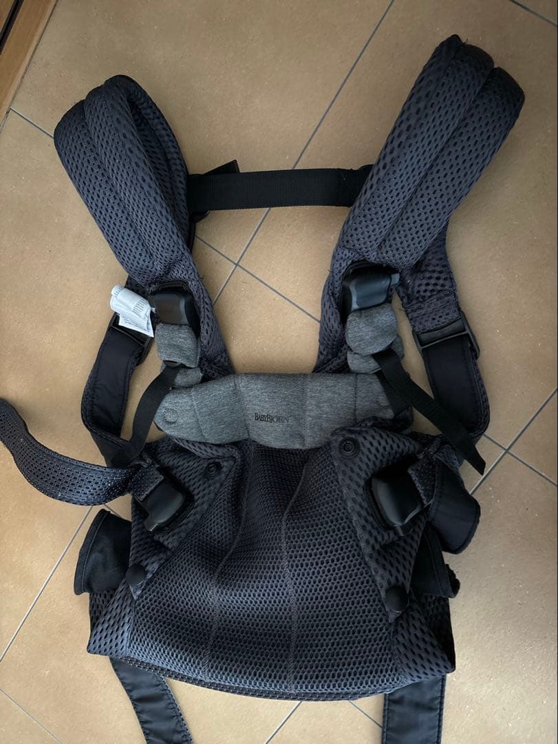 ベビービョルン キャリアHARMONY 抱っこ紐 メッシュ