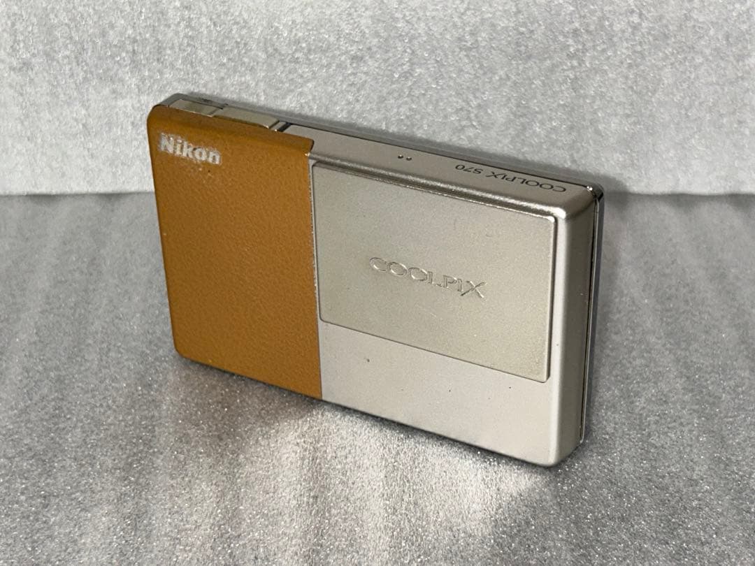 Nikon COOLPIX S70 コンパクトデジタルカメラ　180