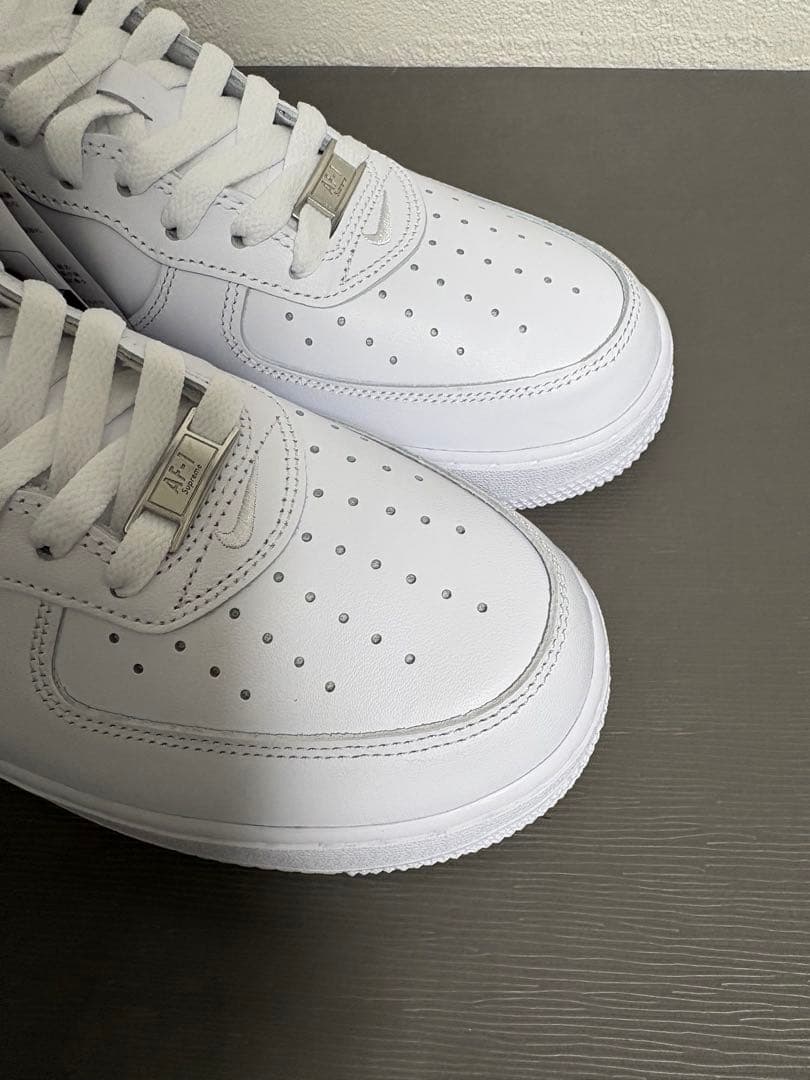 Supreme × Nike Air Force 1 White Black