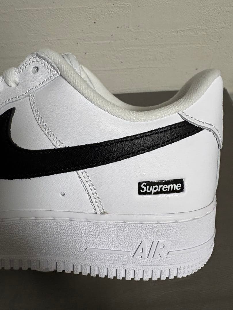 Supreme × Nike Air Force 1 White Black