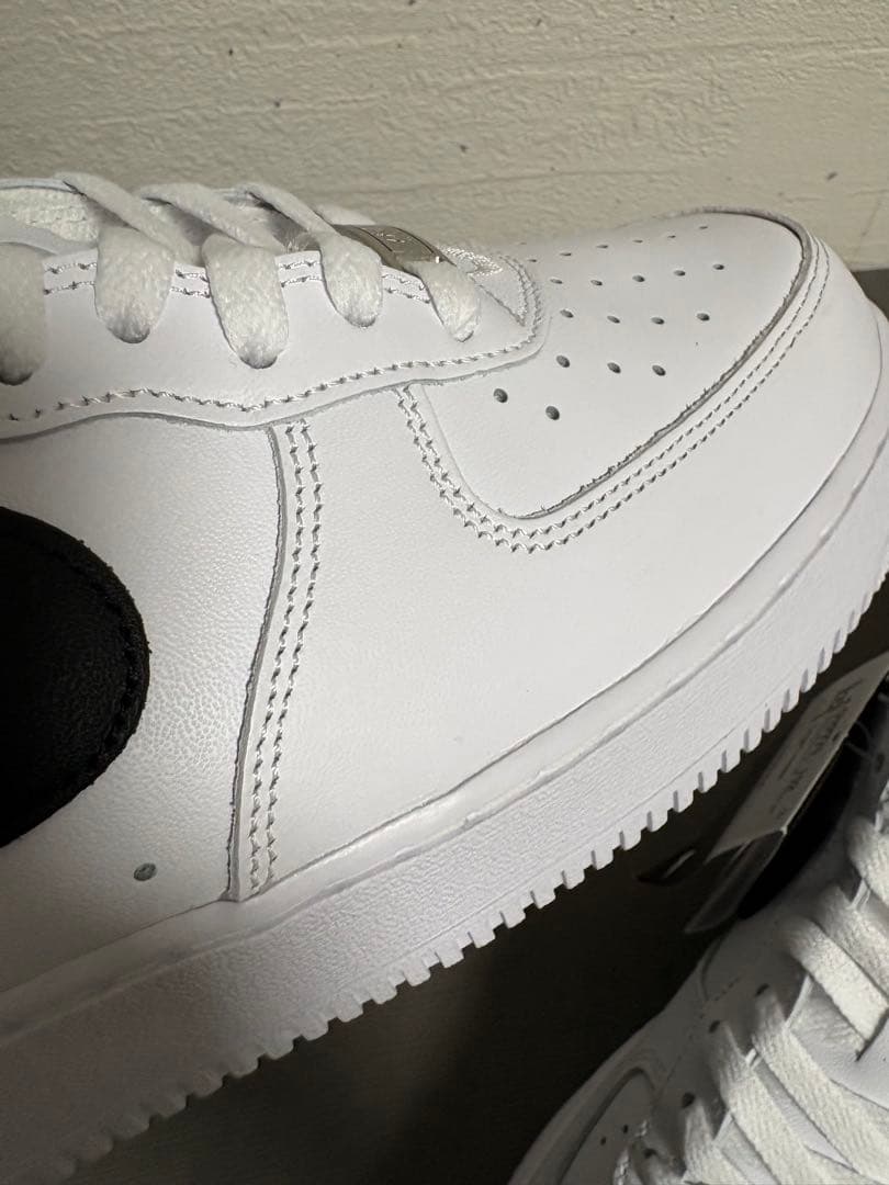 Supreme × Nike Air Force 1 White Black