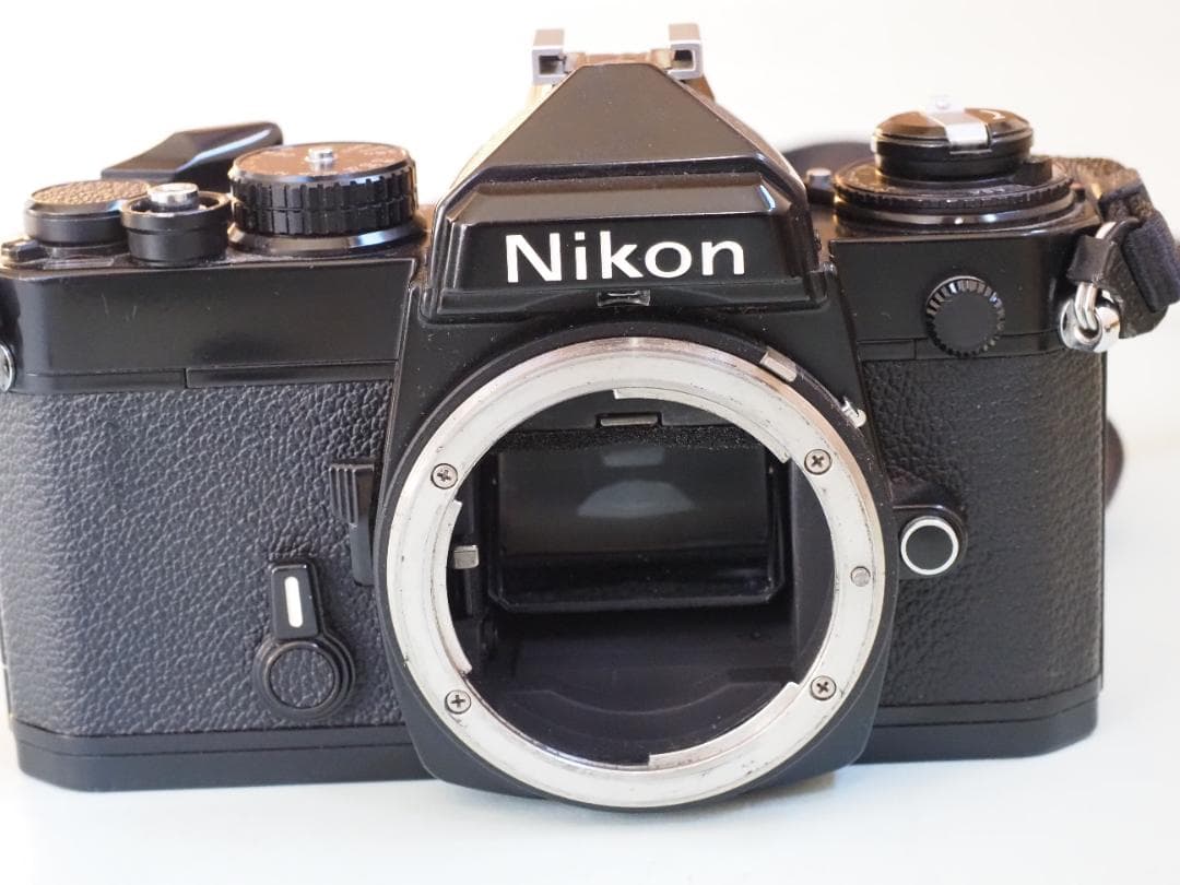 Nikon FE タムロン24mm/F2.5 付き