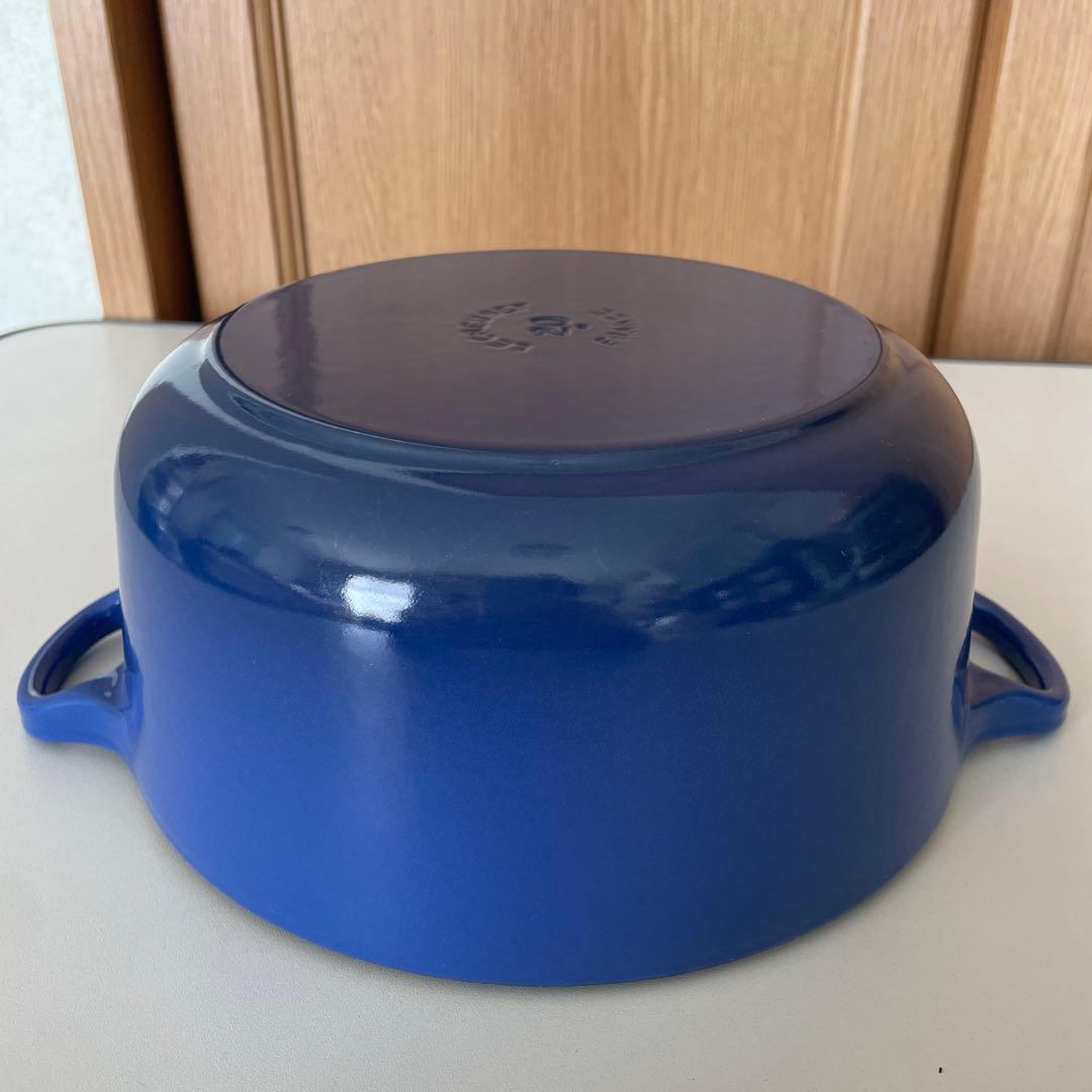 美品 ル クルーゼ ココットロンド 両手鍋 希少色 青 ブルー