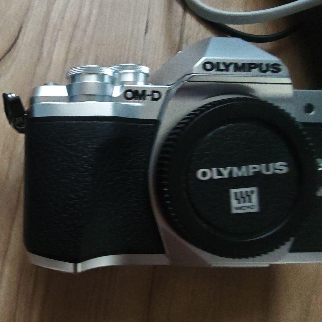 OM-D E-M10 Mark III ダブルズームキット　シルバー