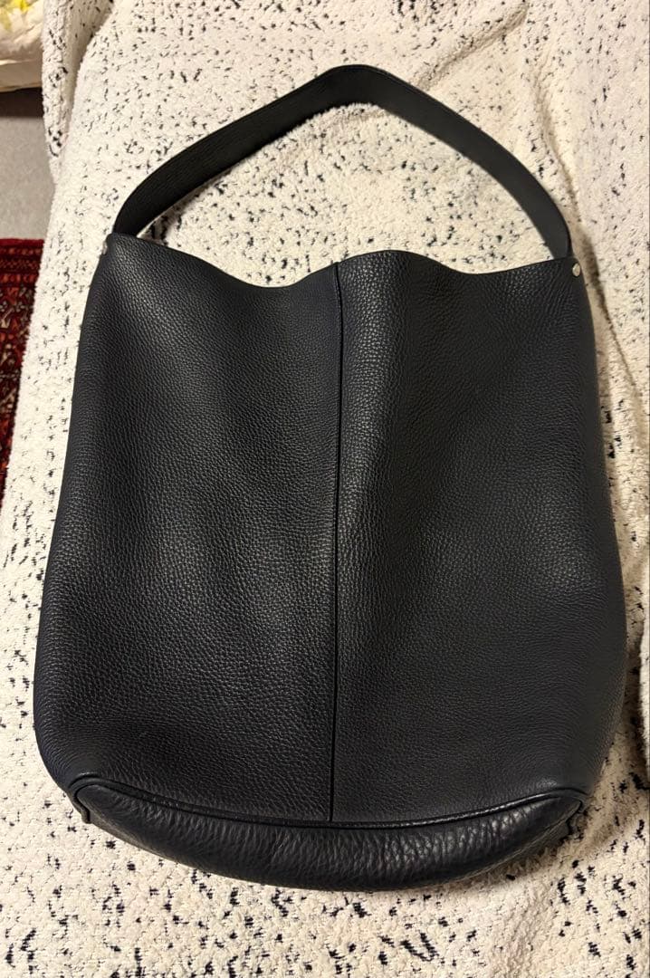 ITTI バゲットショルダートートバッグ 黒レザー