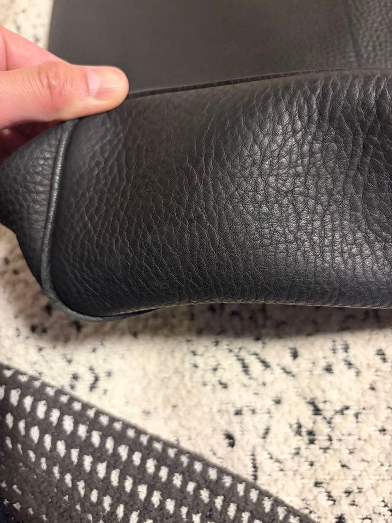 ITTI バゲットショルダートートバッグ 黒レザー