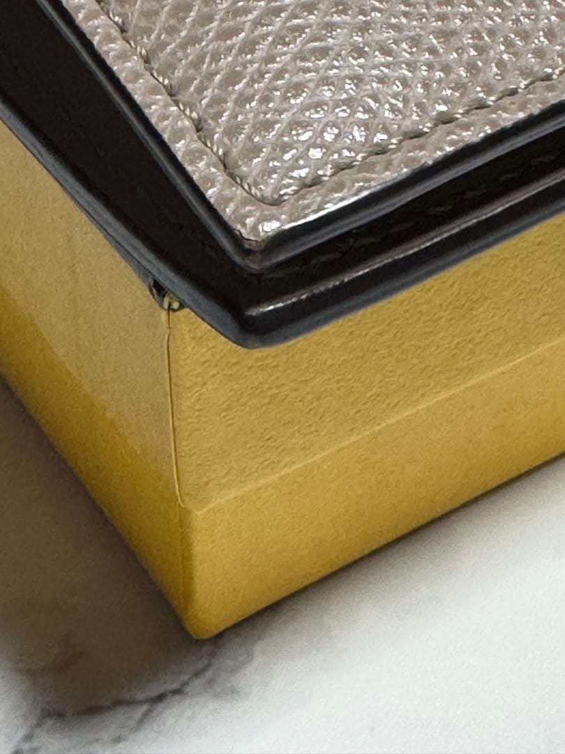 FENDI 二つ折り財布エフイズフェンディ