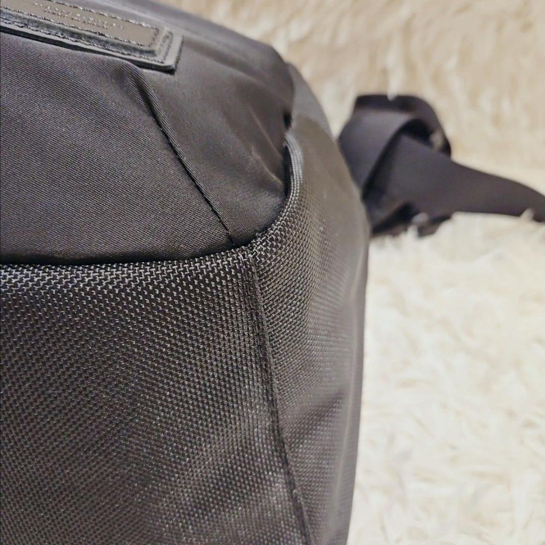 美品 マスターピース スクランブル メッ センジャーバッグ クロスボディ PC