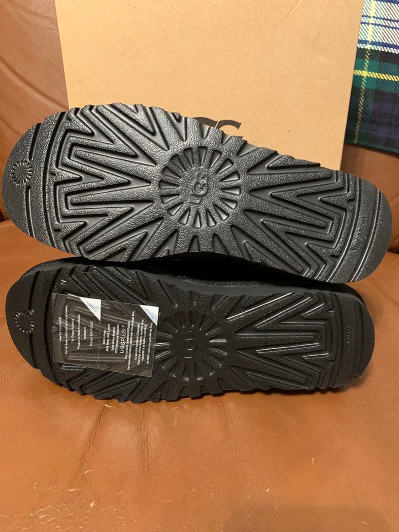 岡さん　UGG アグ　ブラック　黒 ブーツクラシック ウルトラ ミニ