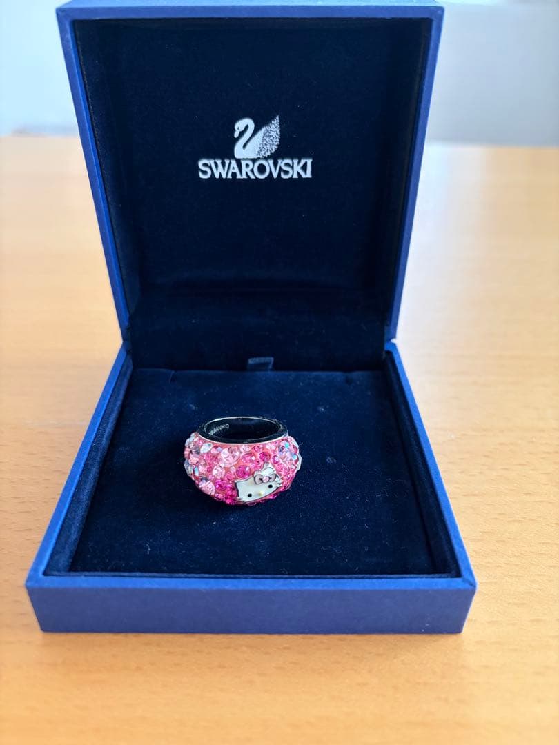 Swarovski ハローキティリング　ピンク　キラキラ　☆廃盤・希少品☆