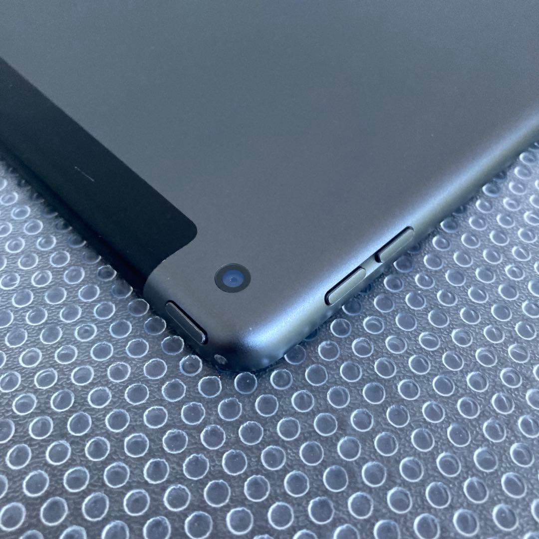 3589【早い者勝ち】電池最良好☆iPad8 第8世代 32GB SIMフリー☆