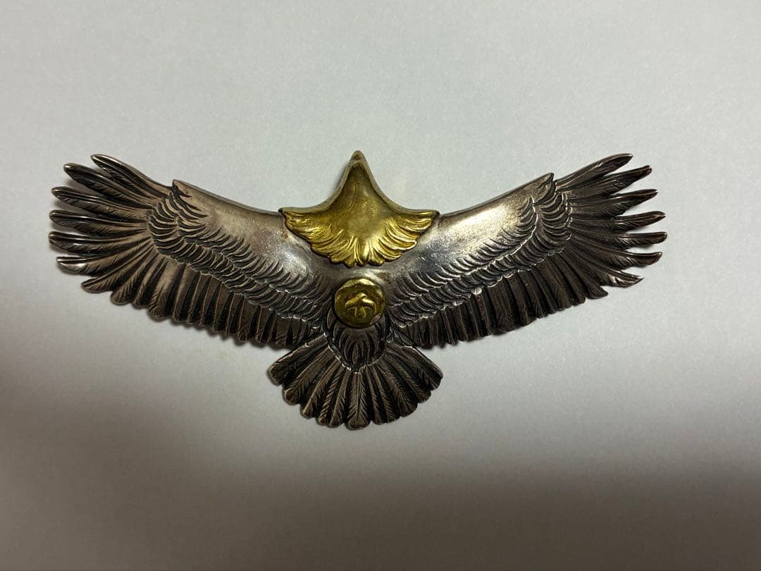 インディアンジュエリー鷲デザインの金属製アクセサリー