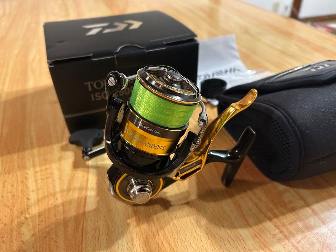 ダイワ 22トーナメントiso 2500XH-LBD