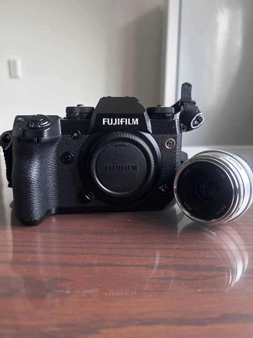 FUJIFILM X-H1 ボディ　PERGEAR 25mmレンズ付き