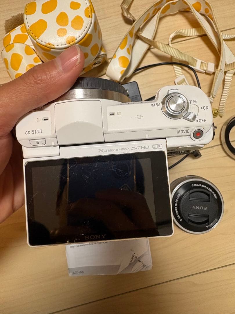 SONY α5100 ミラーレス一眼 ホワイト レンズ無し