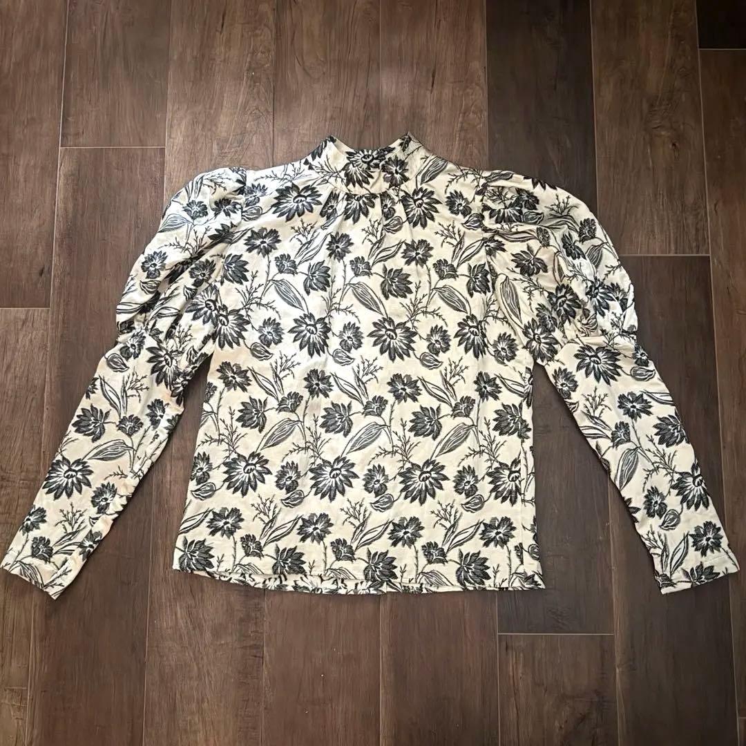 トップス ERiKO KATORi flower jaquard puffsleeve