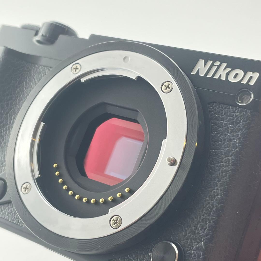 【美品・返品保証】Nikon1 J5 10-30mmレンズキット