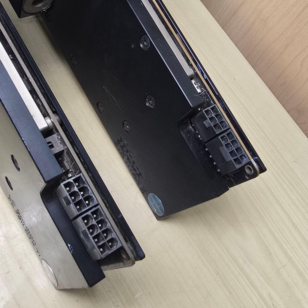 専用の液体冷却システムコンポーネントを備えたグラフィックカード（GPU）