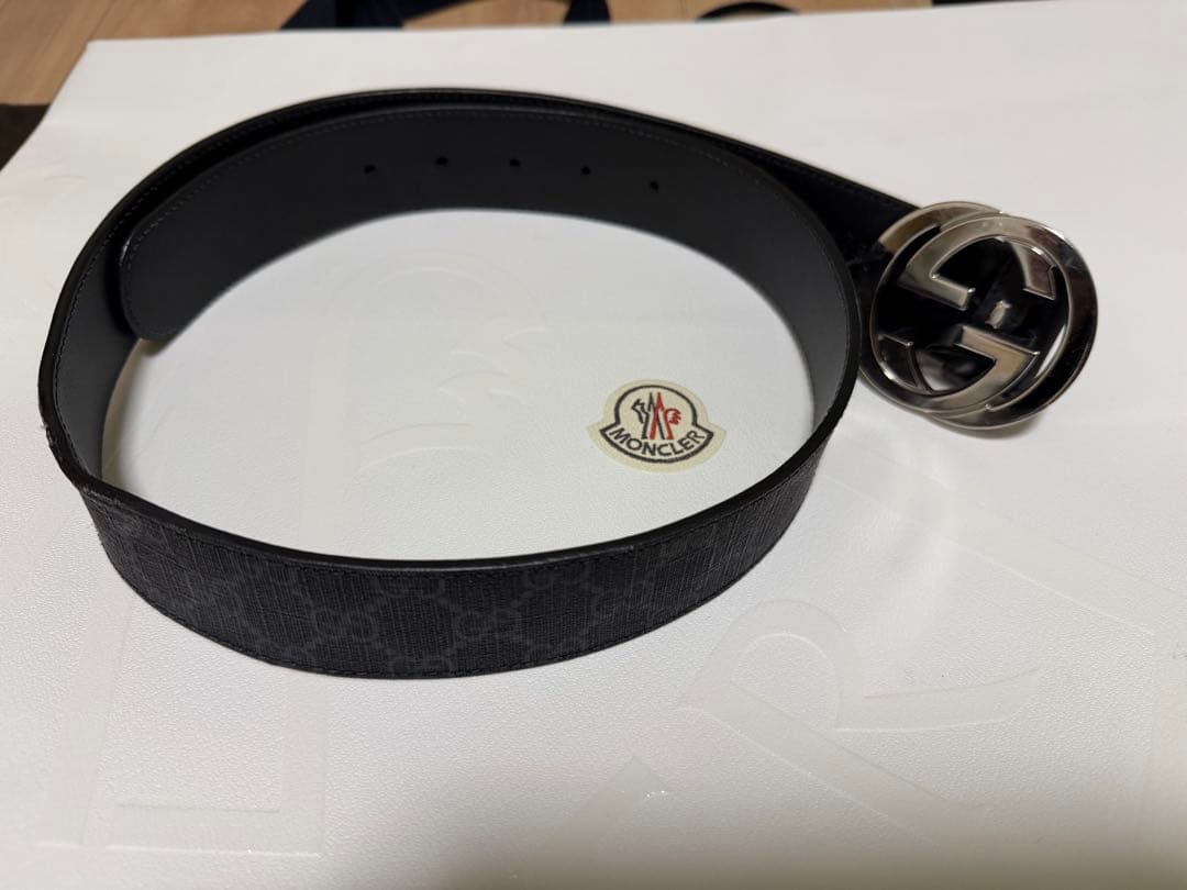 フ*ル様 GUCCI ブラックレザー GGロゴ ベルト　メンズ