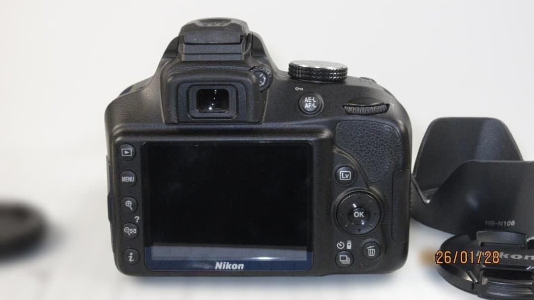 Nikon D3400 デジタル一眼レフカメラ 18-55mmレンズ付き極上品