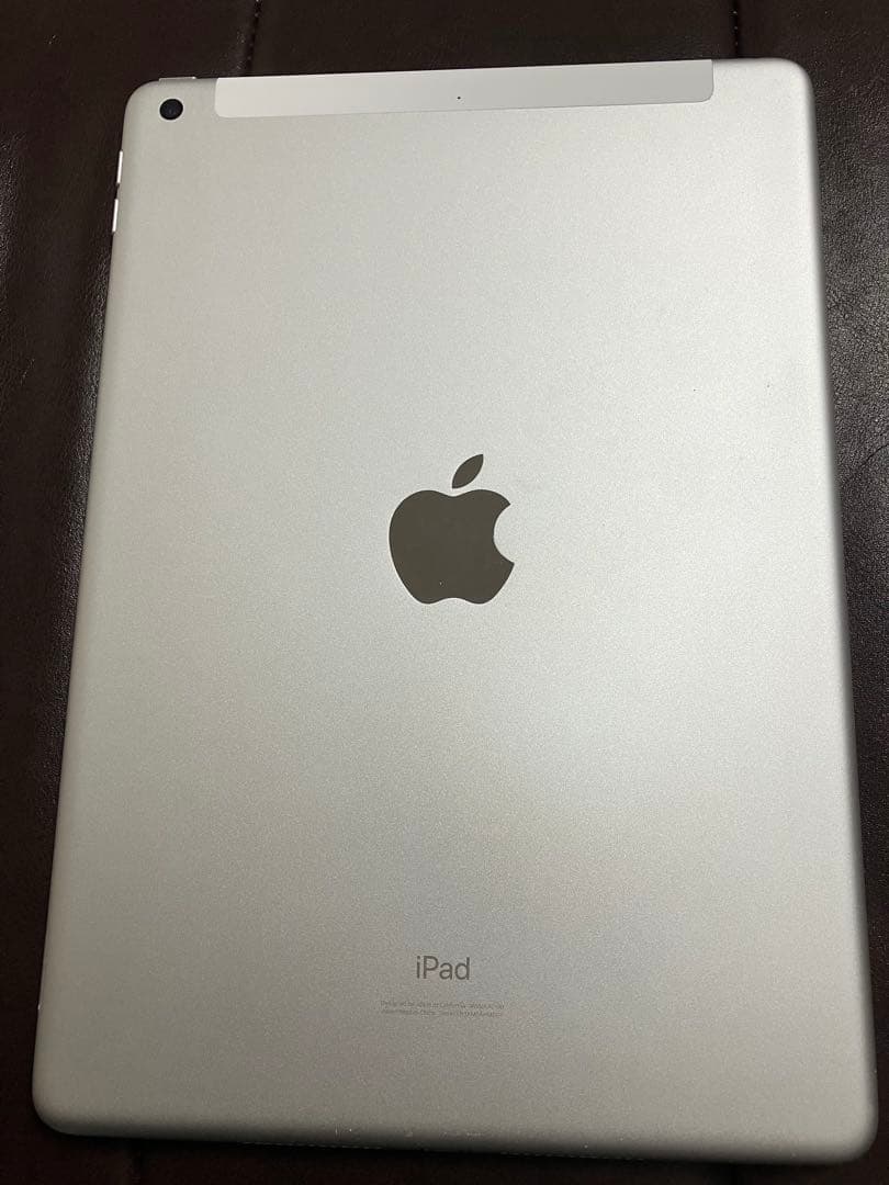 Apple iPad (第7世代) シルバー 32GB セルラー