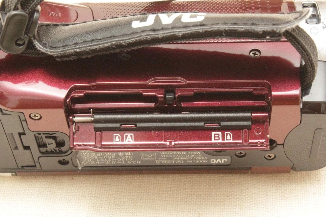 JVC GZ-E290-R　ビデオカメラ