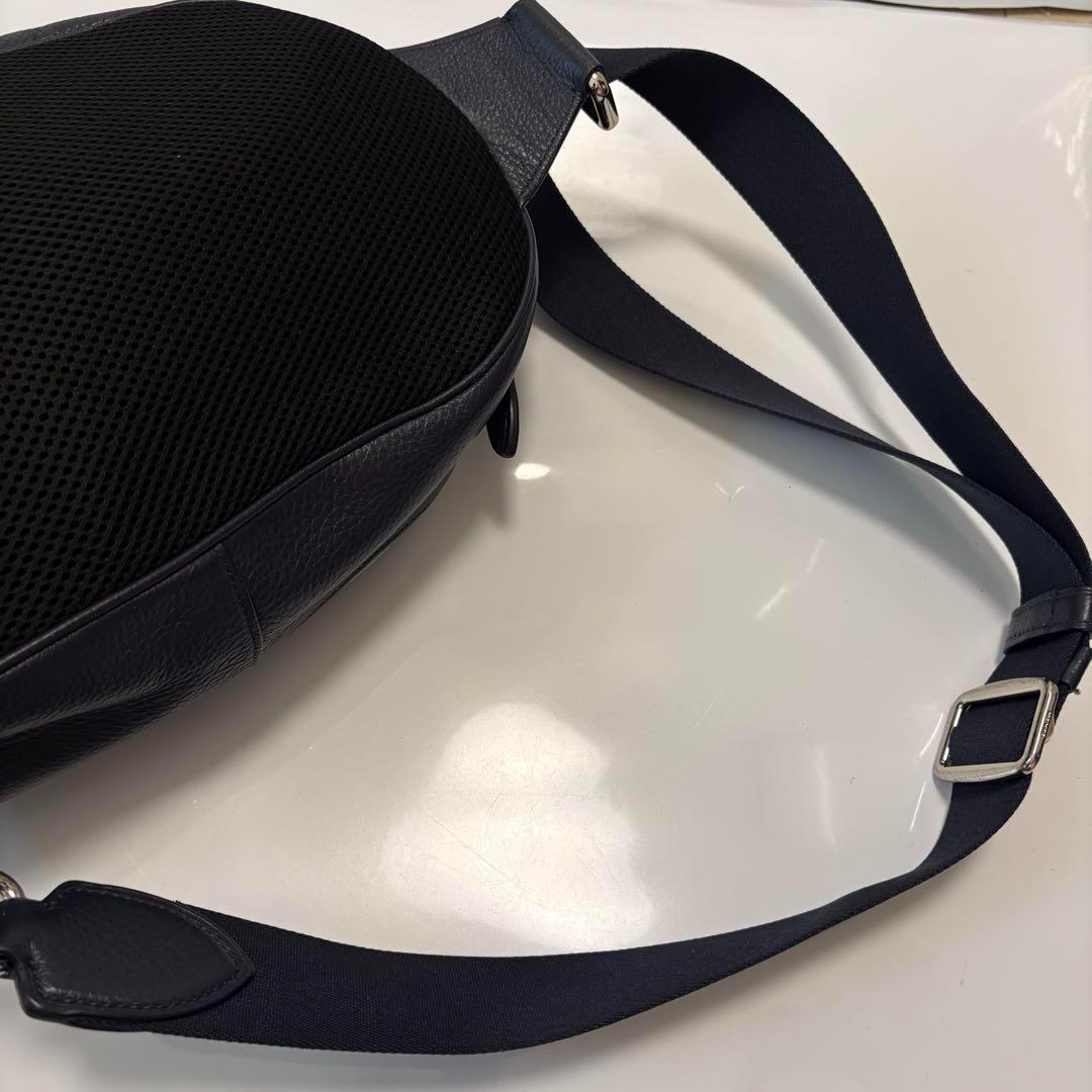 専用極美品　コーチ　ワンショルダーボディバッグ　ネイビー　レザー　ロゴワッペン