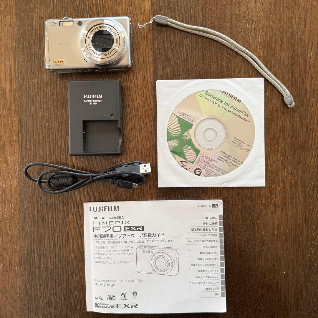 【美品】Fujifilm F70 EXR デジタルカメラ SDカード付き！