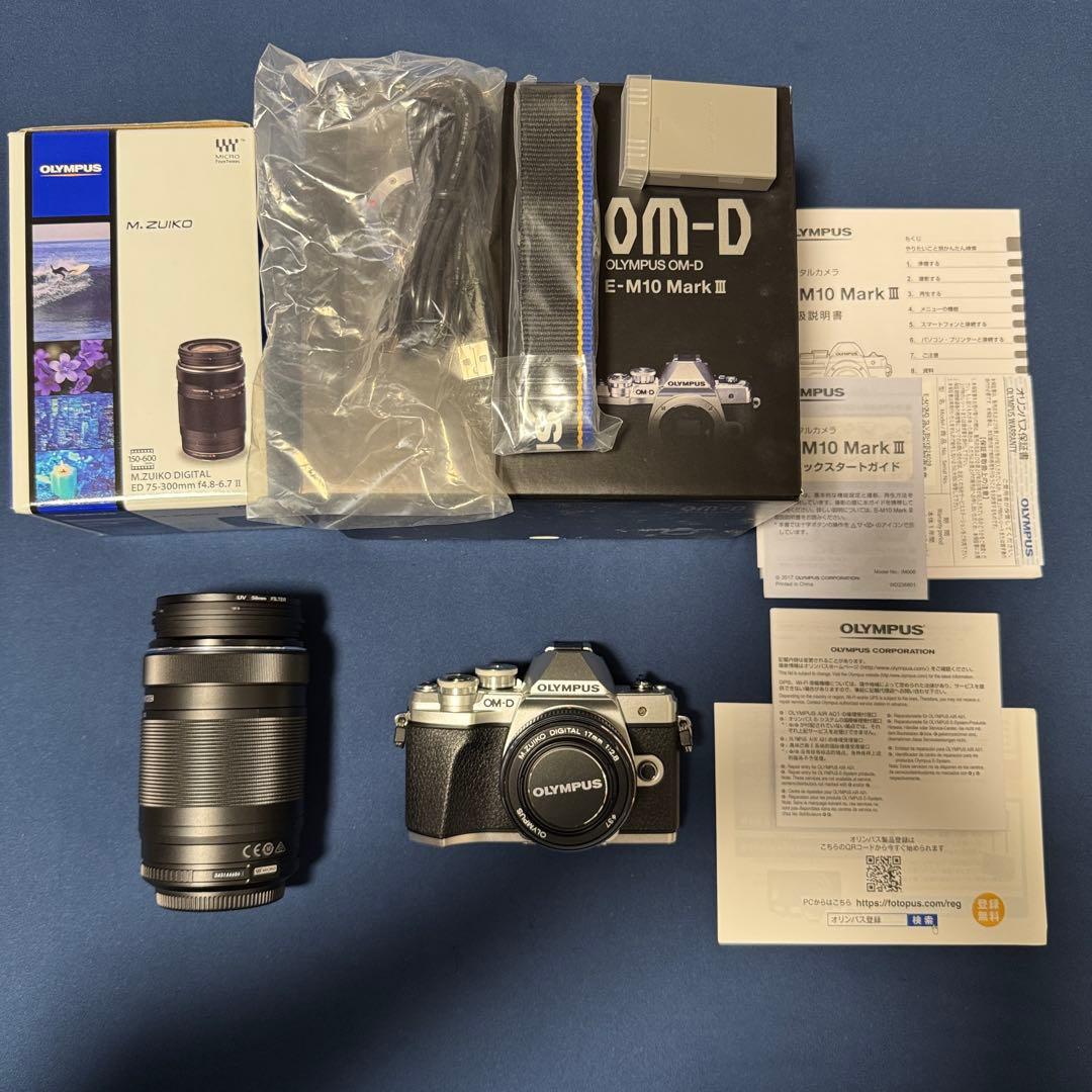 OLYMPUS OM-D E-M10 Mark Ⅲ本体 + レンズ二本