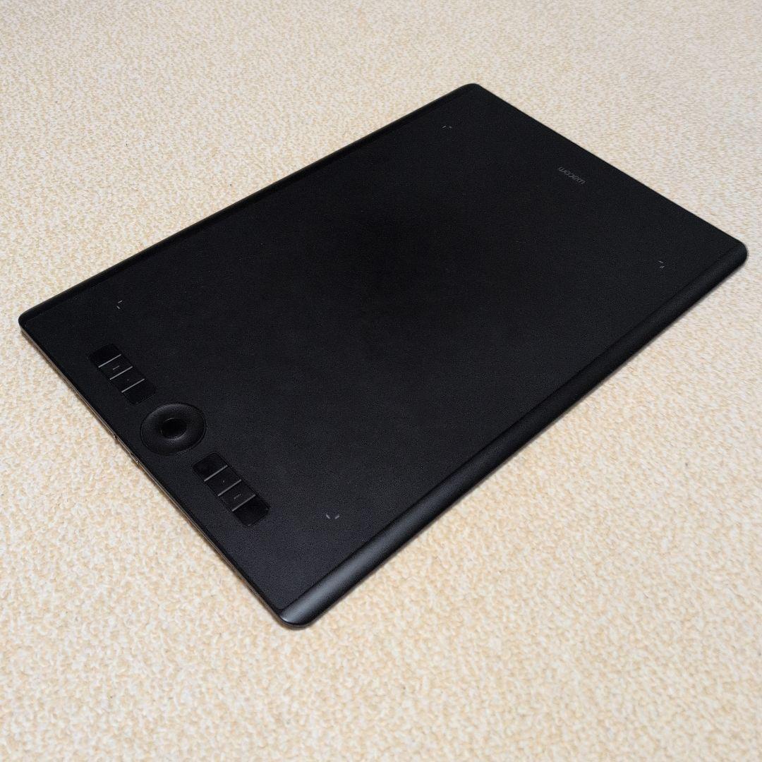 液タブ・ペンタブ Intuos Pro Large PTH-860