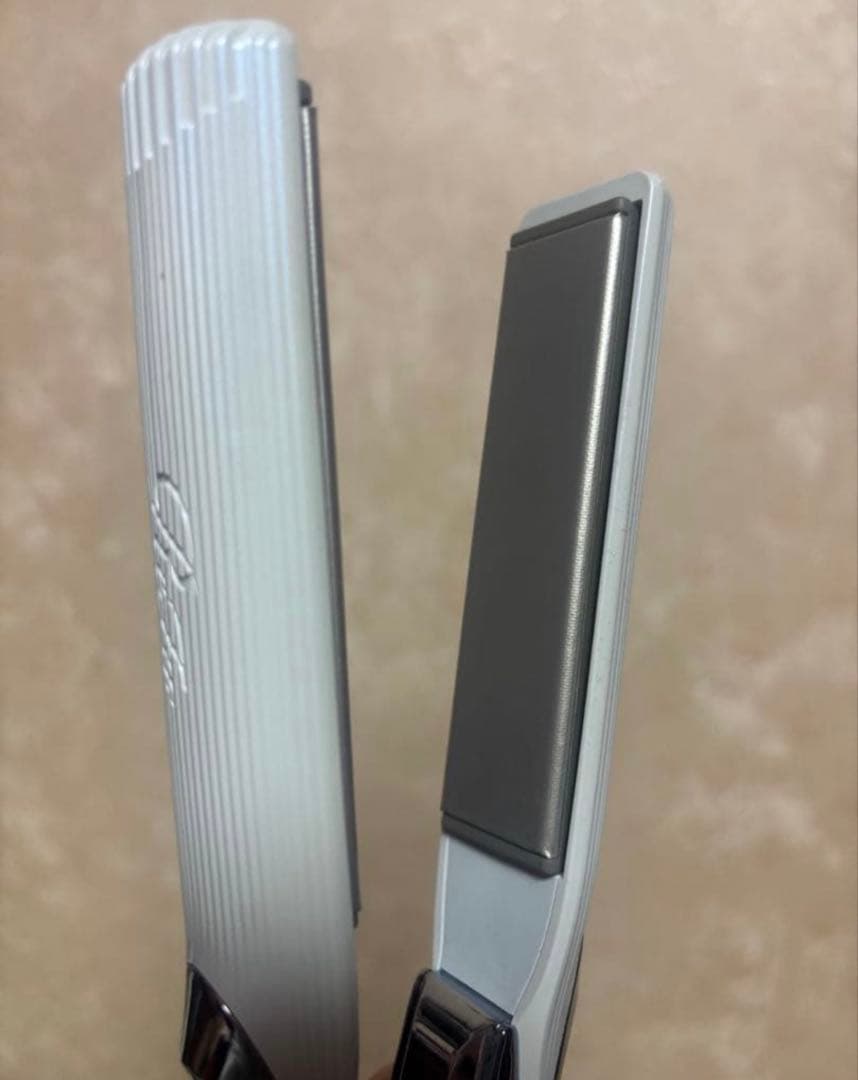 値下げ！最新モデル リファ ストレートアイロンプロ 海外対応