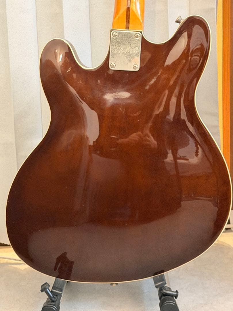 ギター Squier Classic Vibe Starcaster Walnut