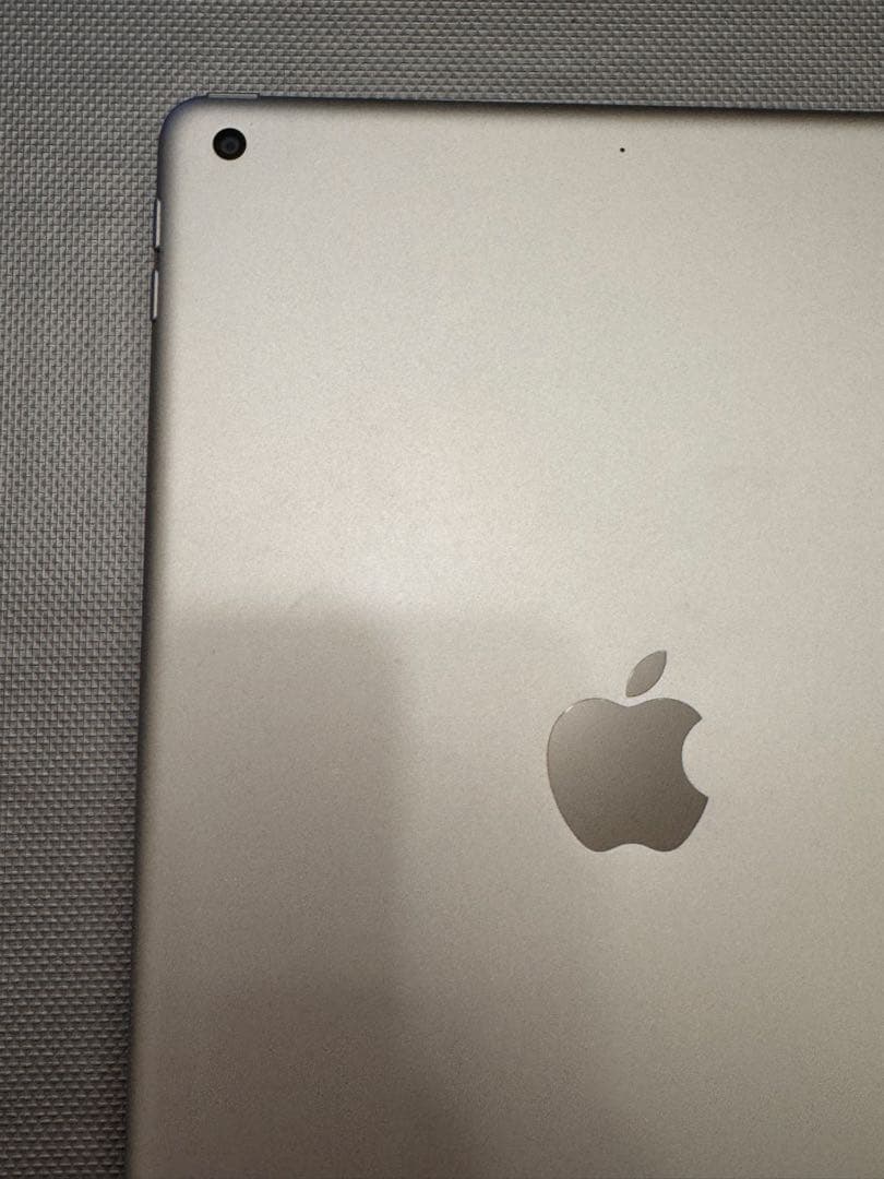 Apple iPad (第9世代) 64GB シルバー　wifiモデル