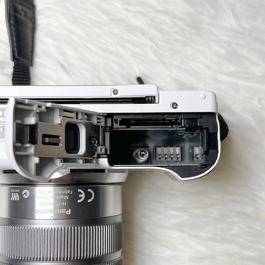 【極美品】Panasonic LUMIX DMC-GF6 ダブルズームキット