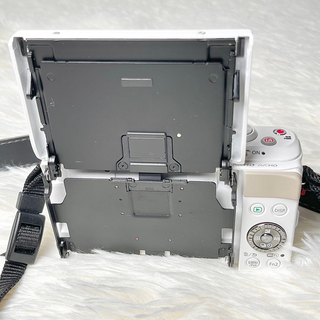 【極美品】Panasonic LUMIX DMC-GF6 ダブルズームキット