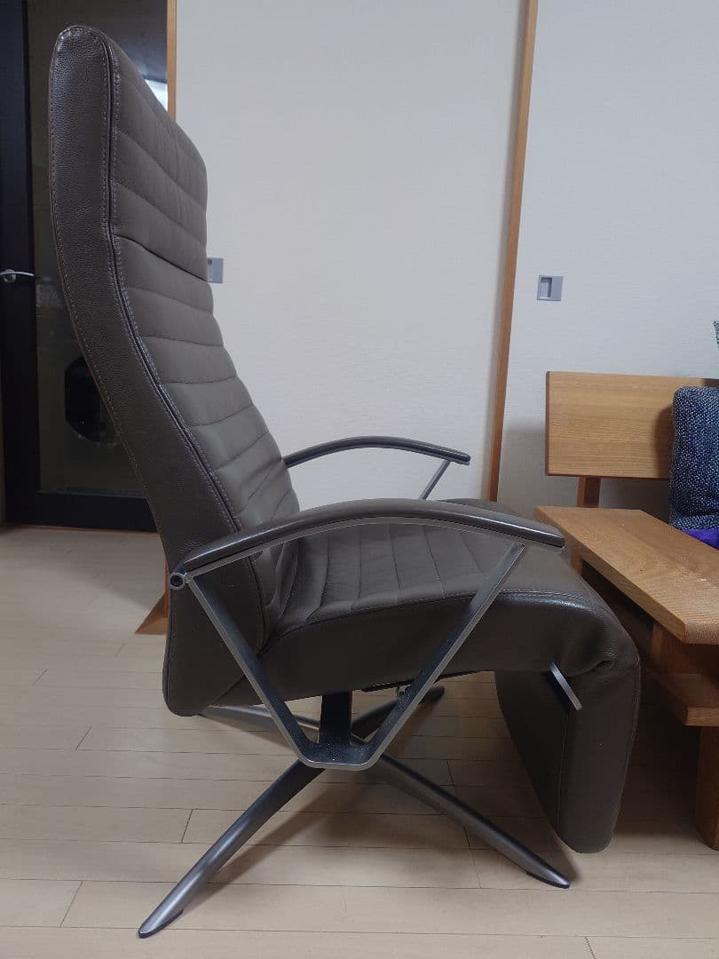 【ほぼ未使用】KEBE 総革張りパーソナルリクライニングチェア KE-23