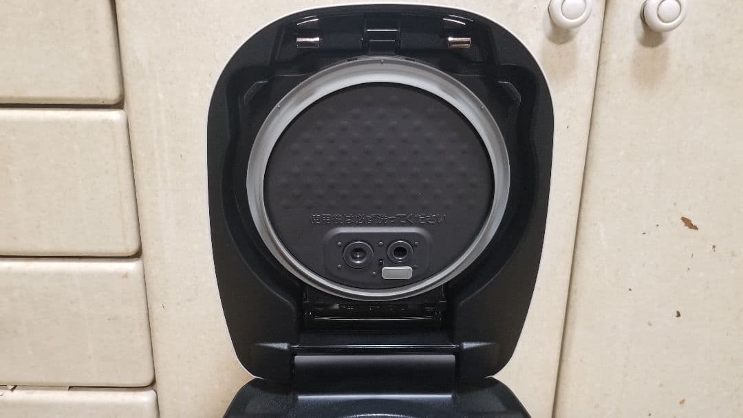 ☆2019年製☆土鍋ご泡火炊き☆タイガー圧力IH炊飯器 バックライト液晶画面搭載