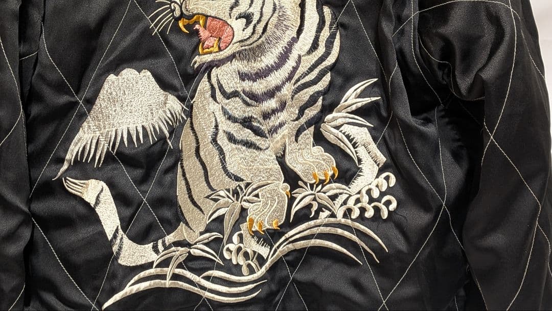 虎と龍　日本地図刺繍 オリーブグリーン スカジャン　リバーシブル