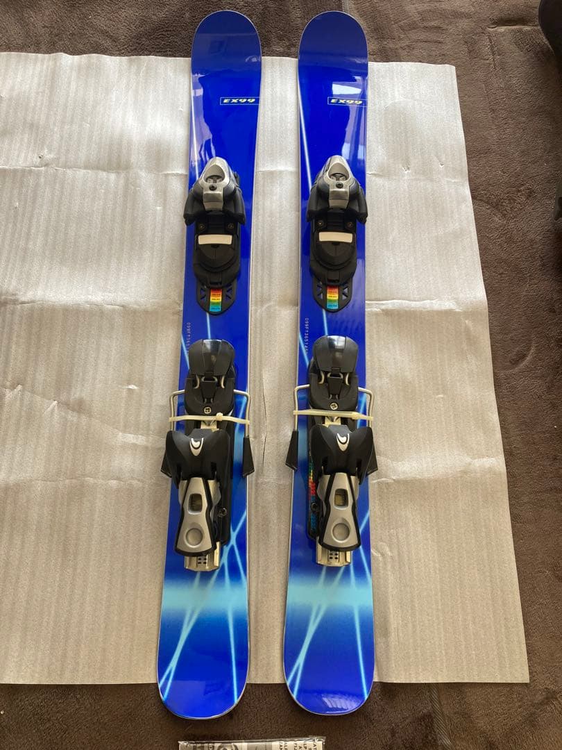 【未使用・美品】ショートスキー(ファン)ボードと解放ビィンディング のセット