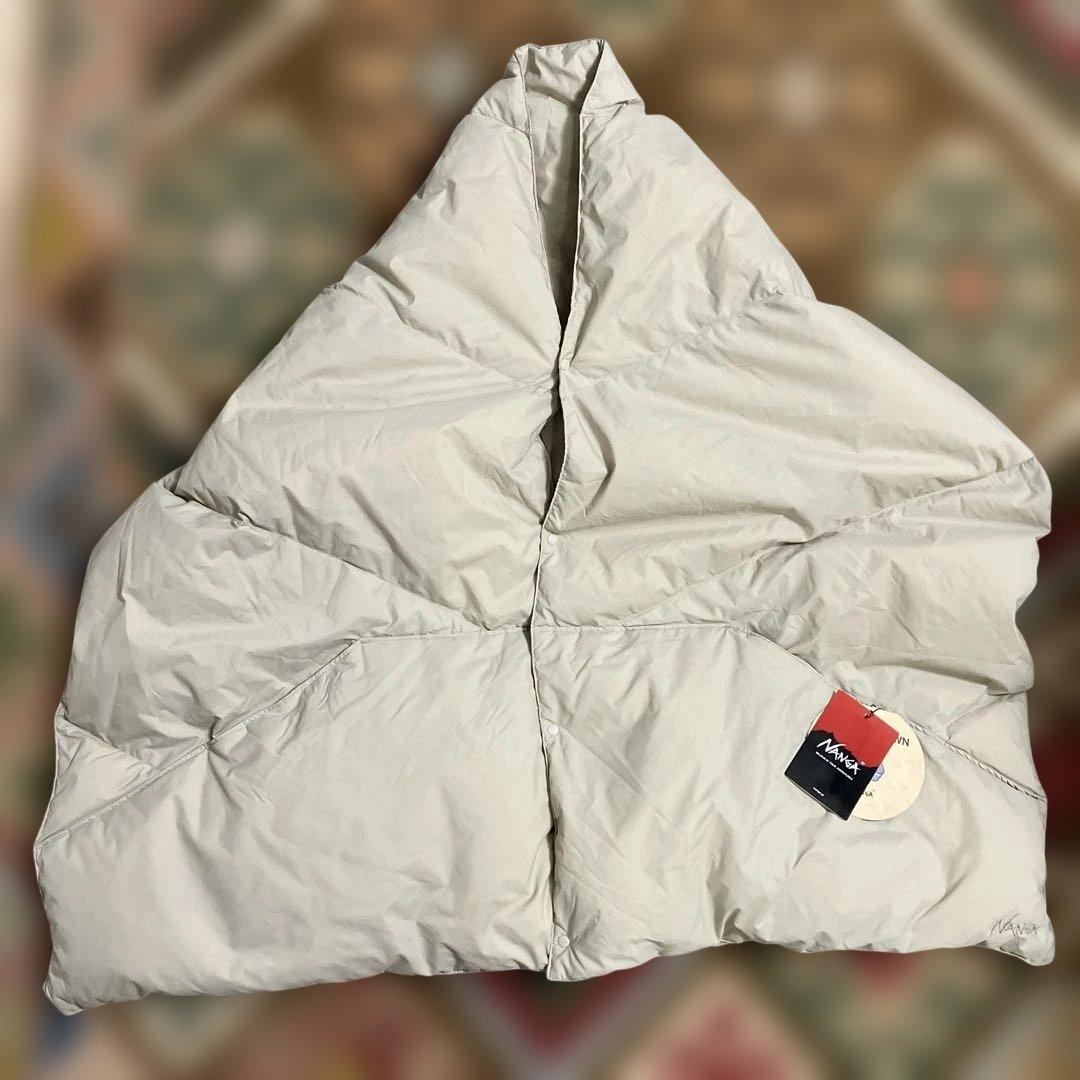 新品　NANGA (ナンガ)　ダウンポンチョマフラー